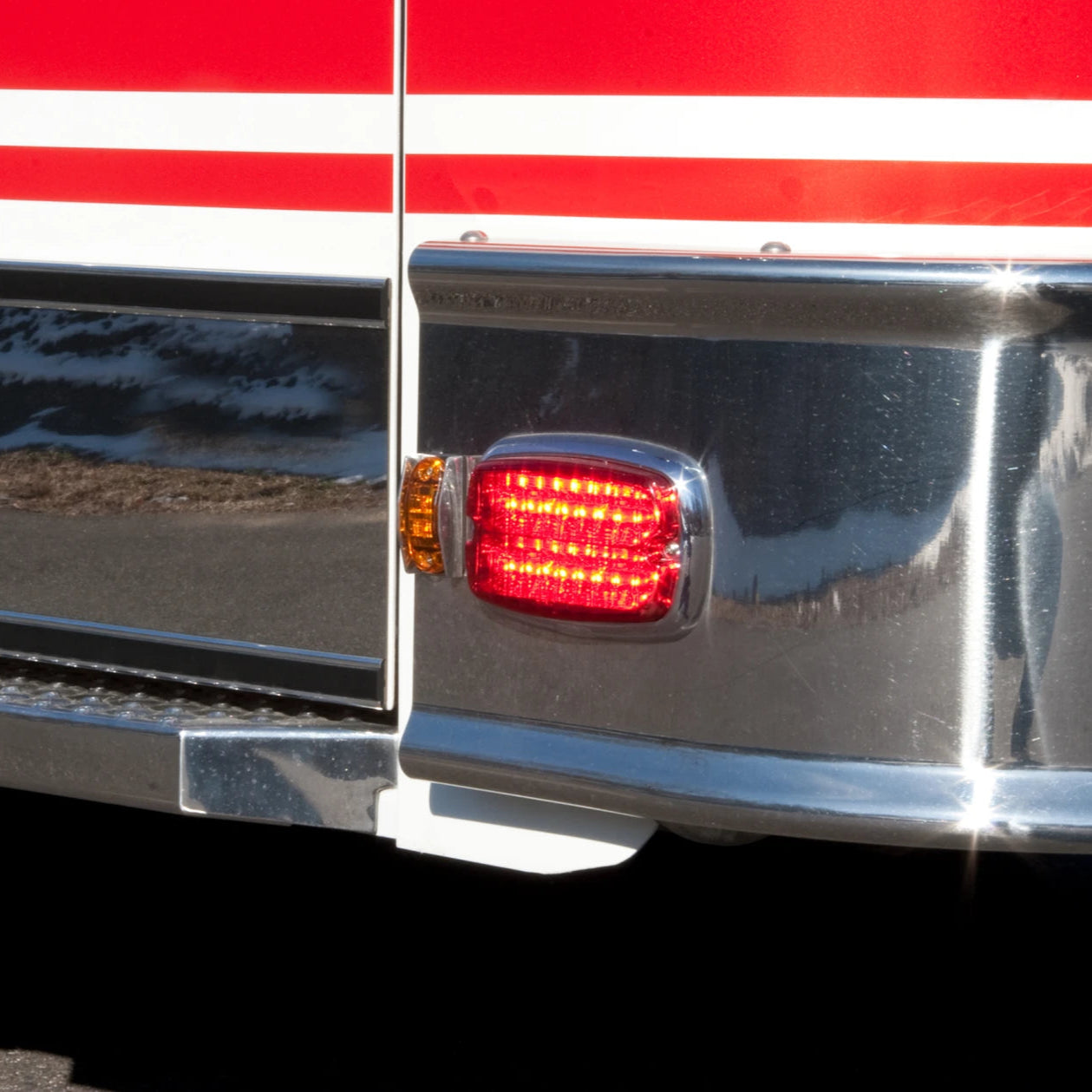 Whelen M6 Perimeter Mount