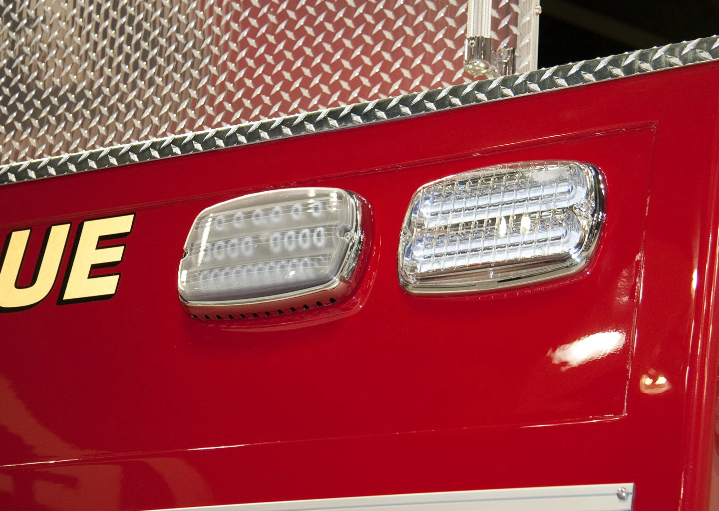 Whelen M9 Perimeter Mount