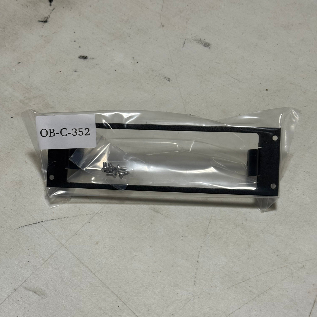 Havis 1-Piece Equipment Mounting Bracket (Used, Open Box)