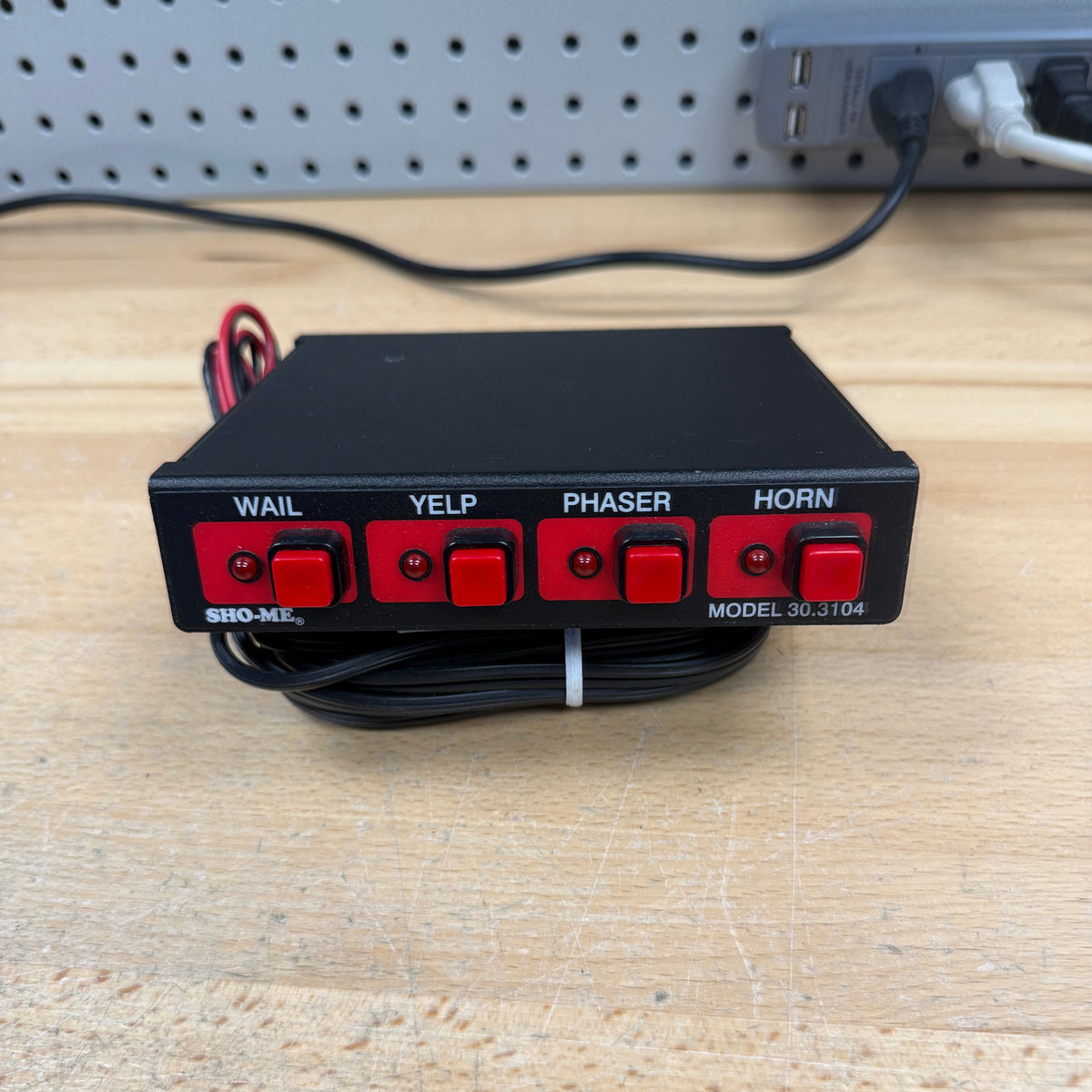 Sho-Me Dash Mt Siren - Wail, Yelp, Phsr, AH (Used, Open Box)